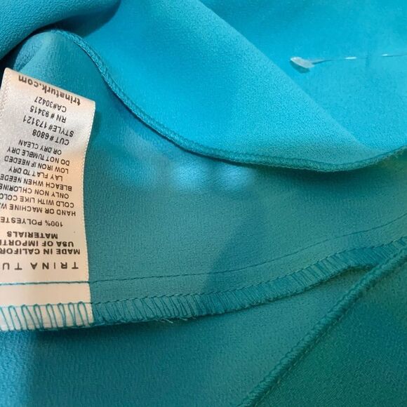 TRINA TURK Floramina Open Shoulder V-Neck Short Sleeve Top M Turquoise Blue NWOT - Picture 6 of 8